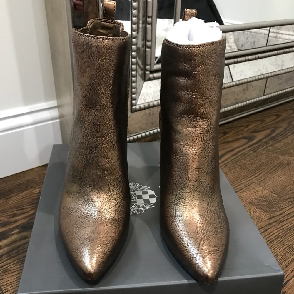 Vince Camuto Britsy booties